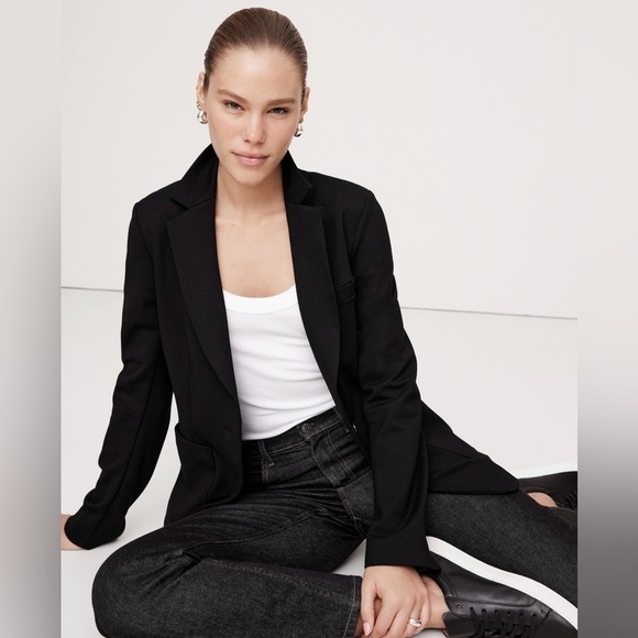 NWT! Banana Republic Black Everywhere Ponte Blazer 💫 - Picture 1 of 6
